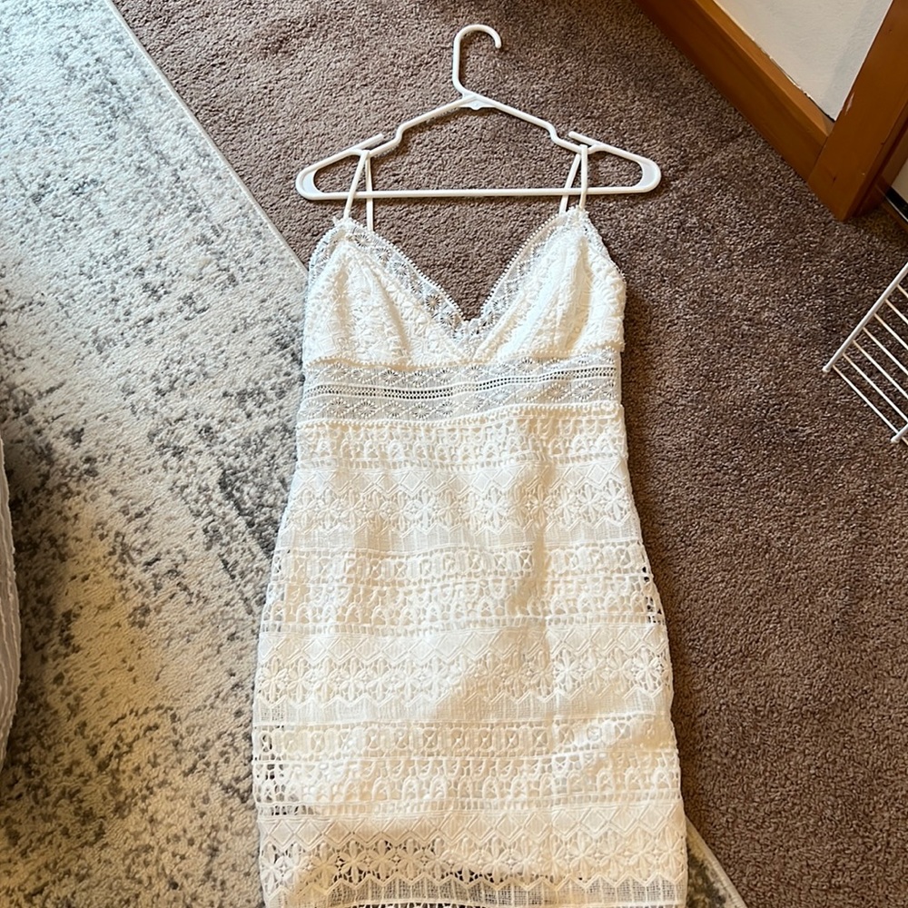White lace short dress, size M, new with tags